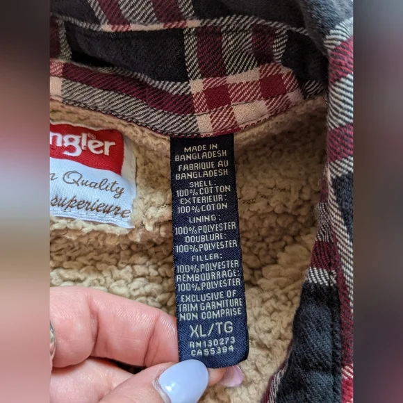 Wrangler Black and Red Plaid Fleece Lined Button-Up Shaket - Picture 4 of 5